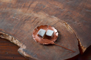 ICHI KOMON 銅製、雪小紋の小皿